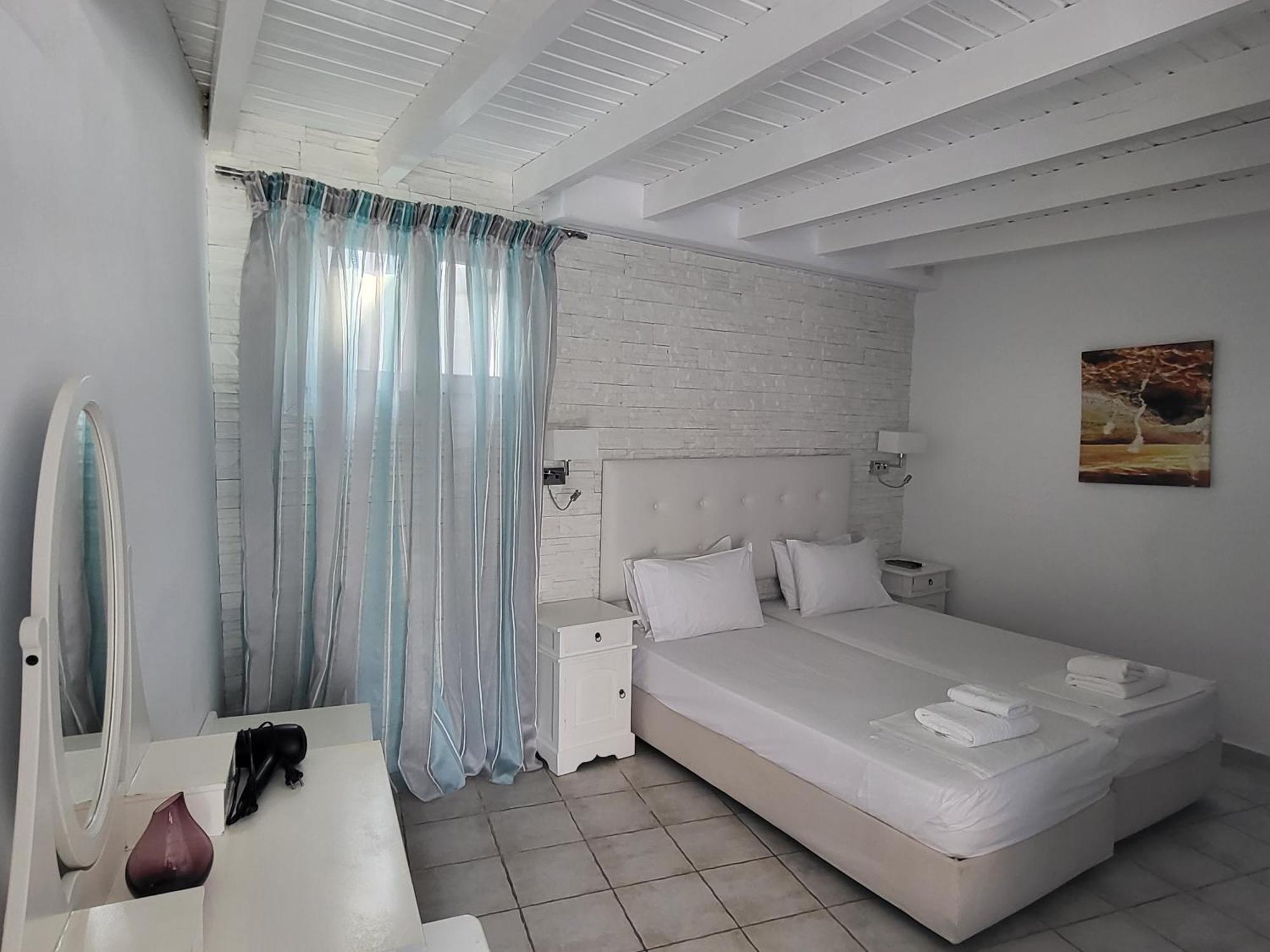 Casa Bianca Hotell Ornos  Exteriör bild